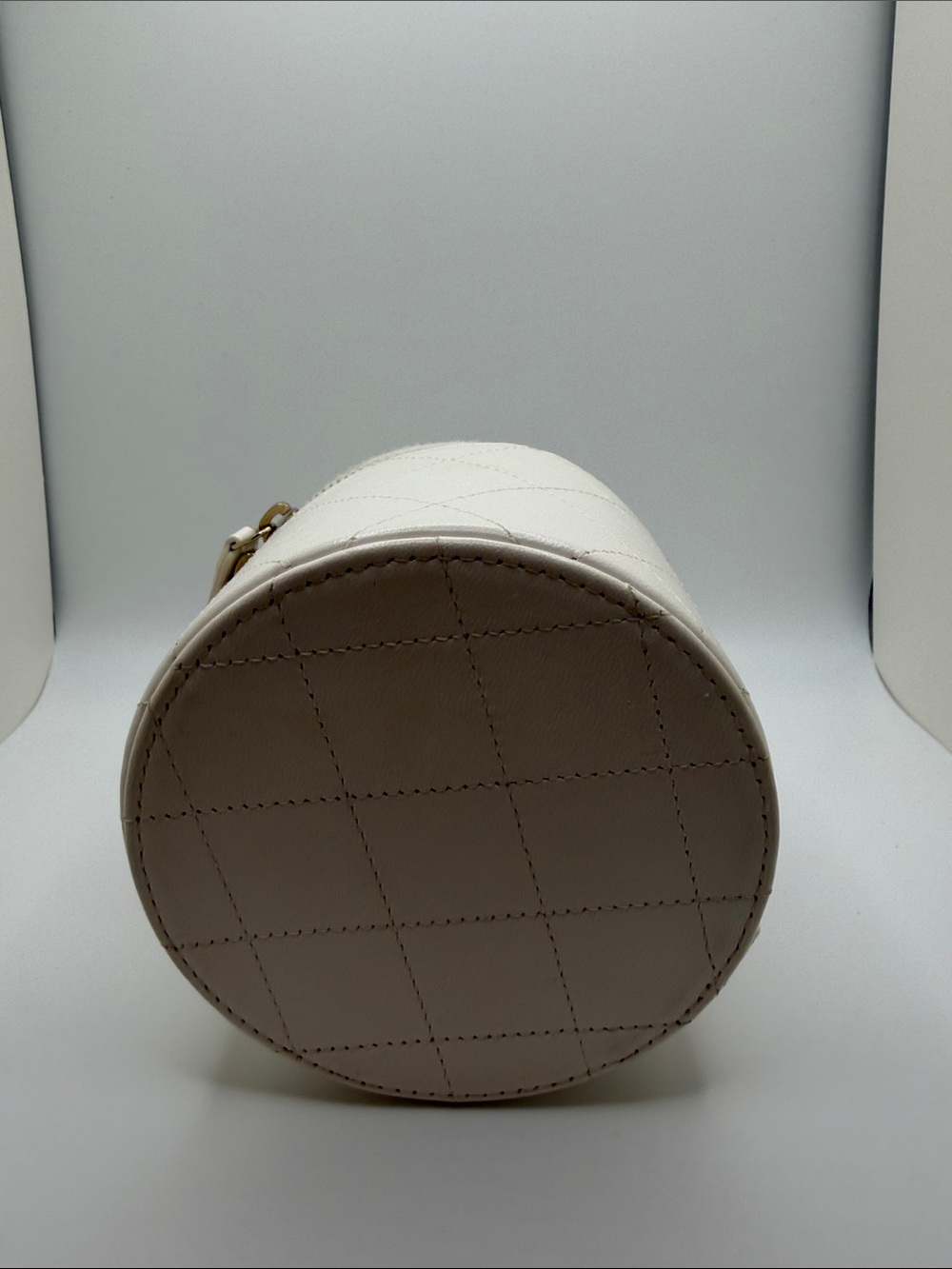Chanel round ivory micro vanity bag ghw - Picture 3 of 5